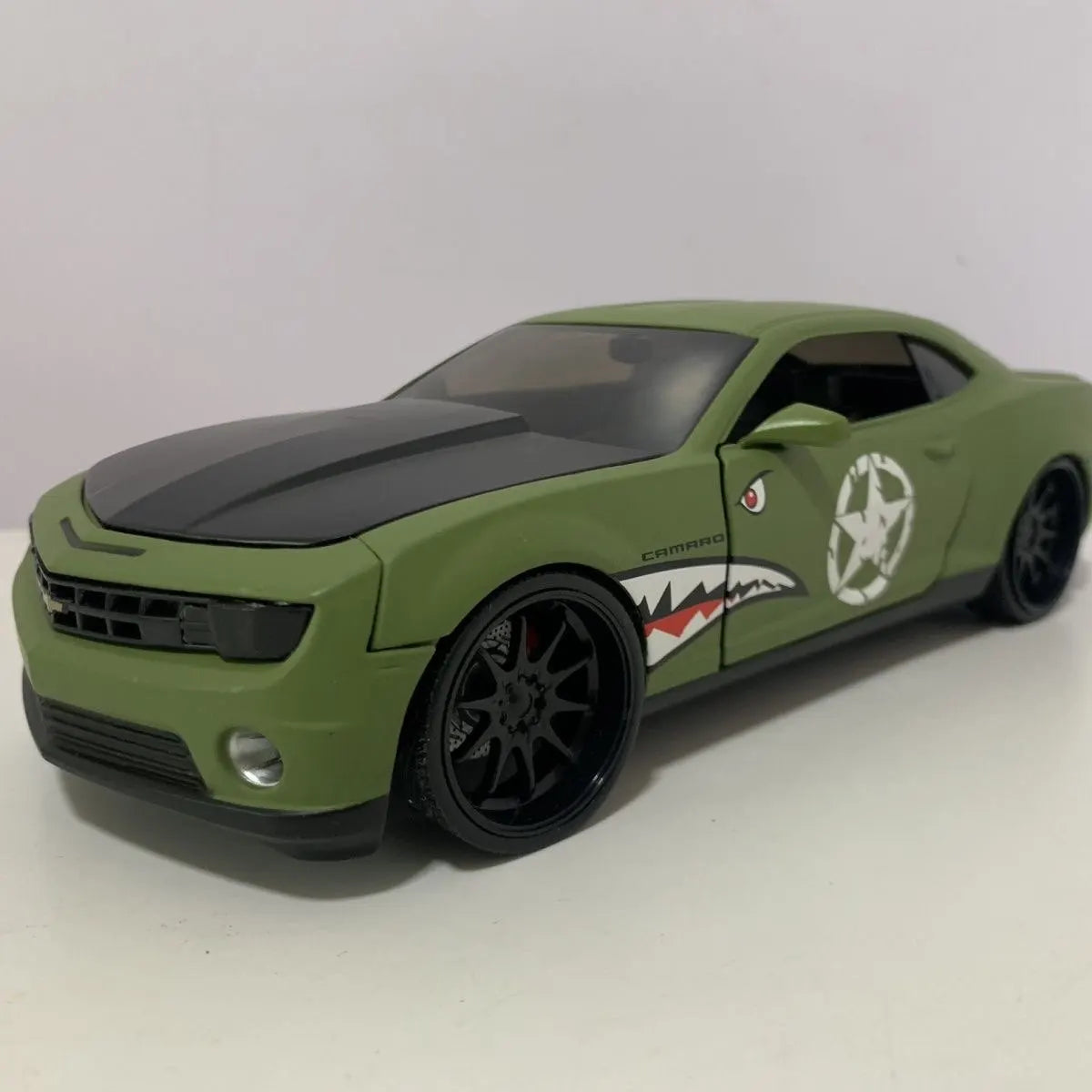 1:24 Chevrolet Camaro 2010