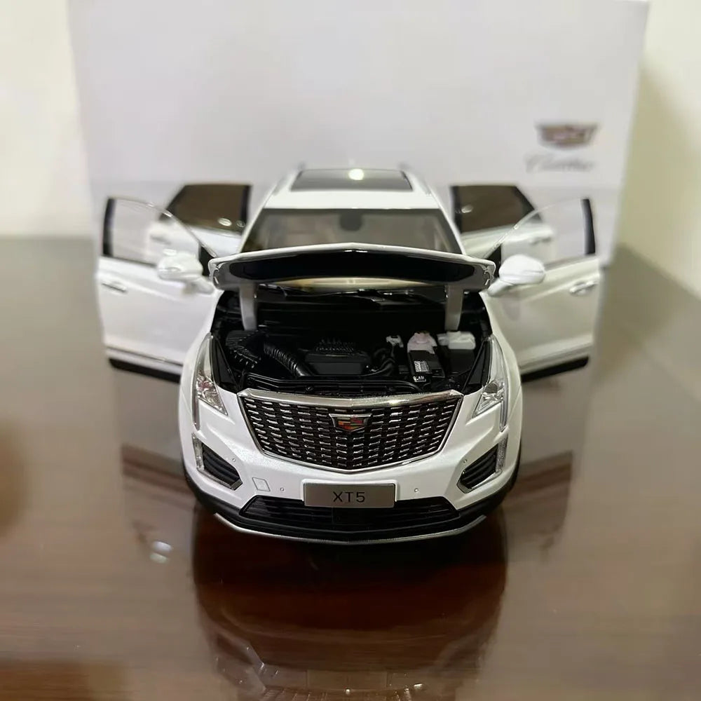 1:18 Cadillac Xt5