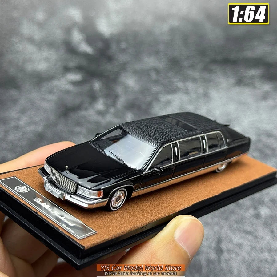 1:64 Cadillac Fleetwood