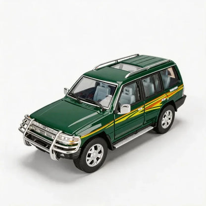 1:18 Mitsubishi Pajero