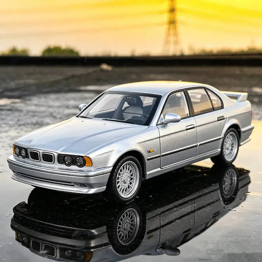1:24 BMW M5 E34 1989