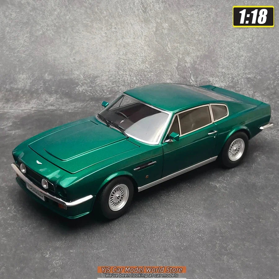1:18 Aston Martin V8