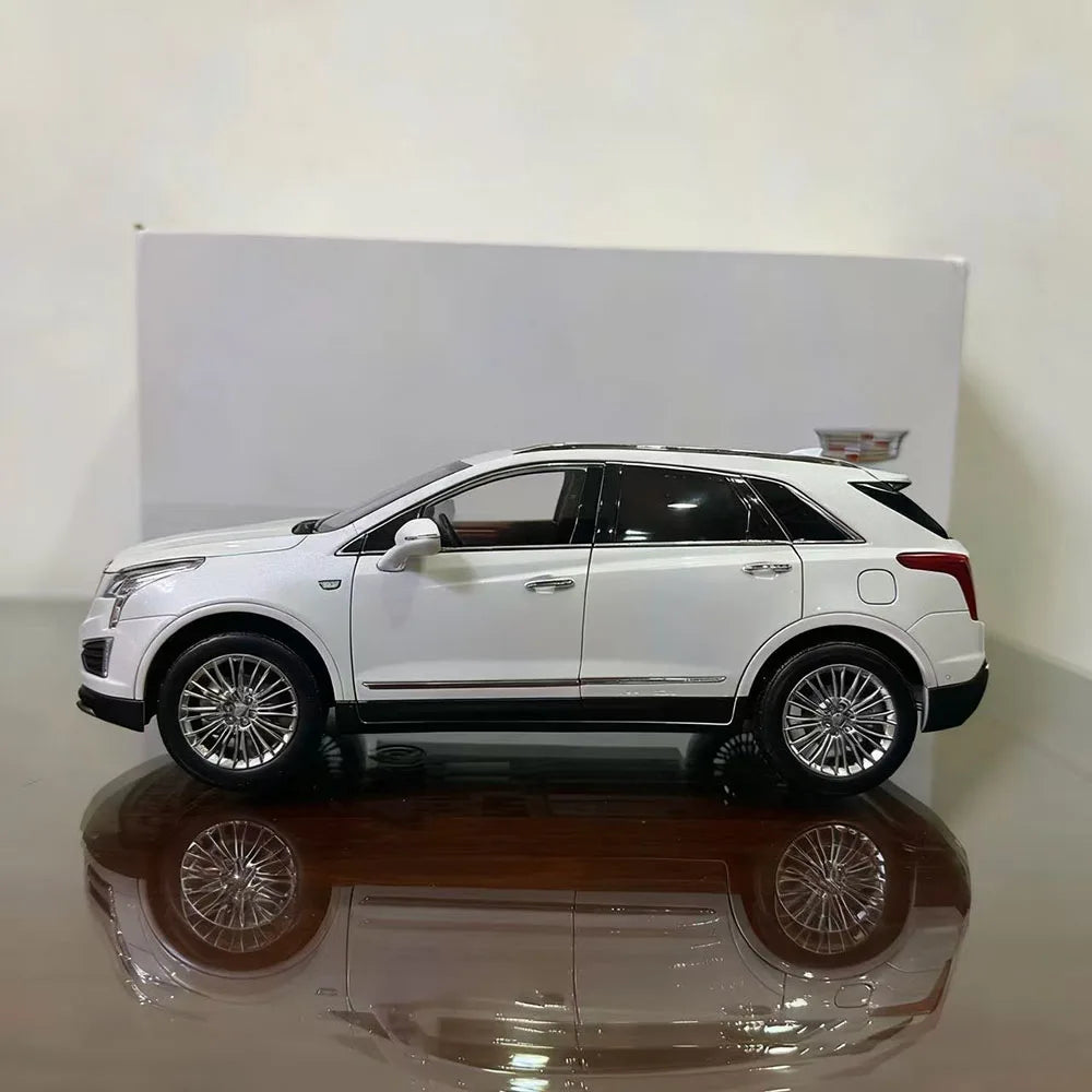 1:18 Cadillac Xt5