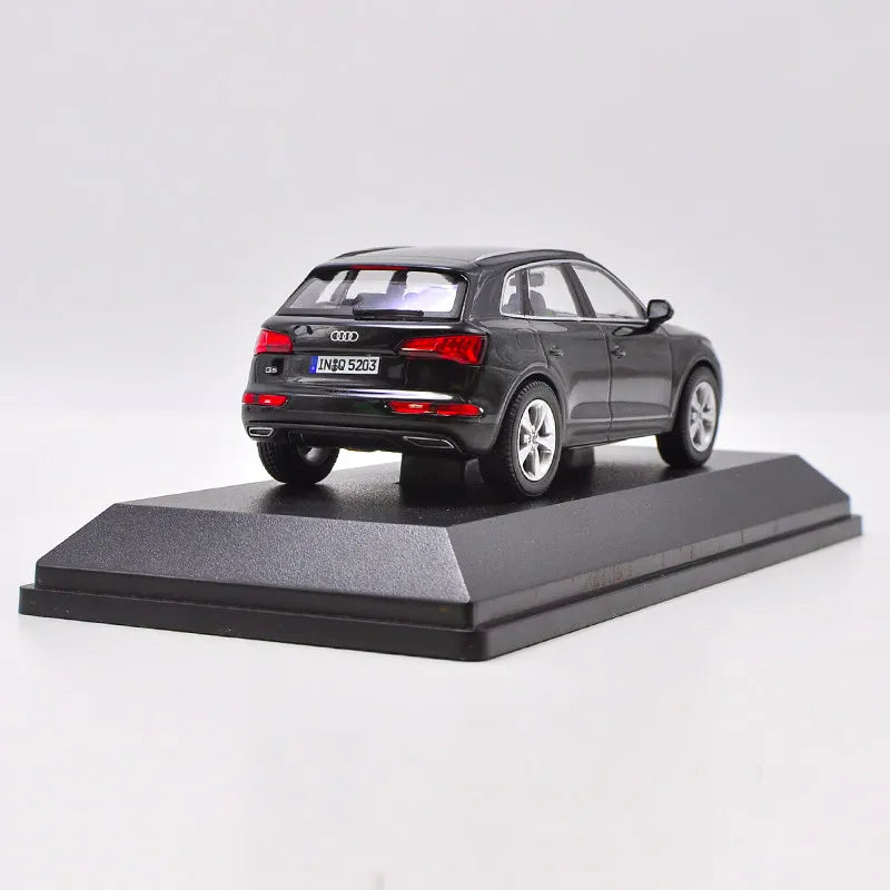 1:43 AUDI Q5 2017