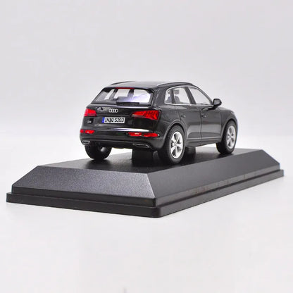 1:43 AUDI Q5 2017