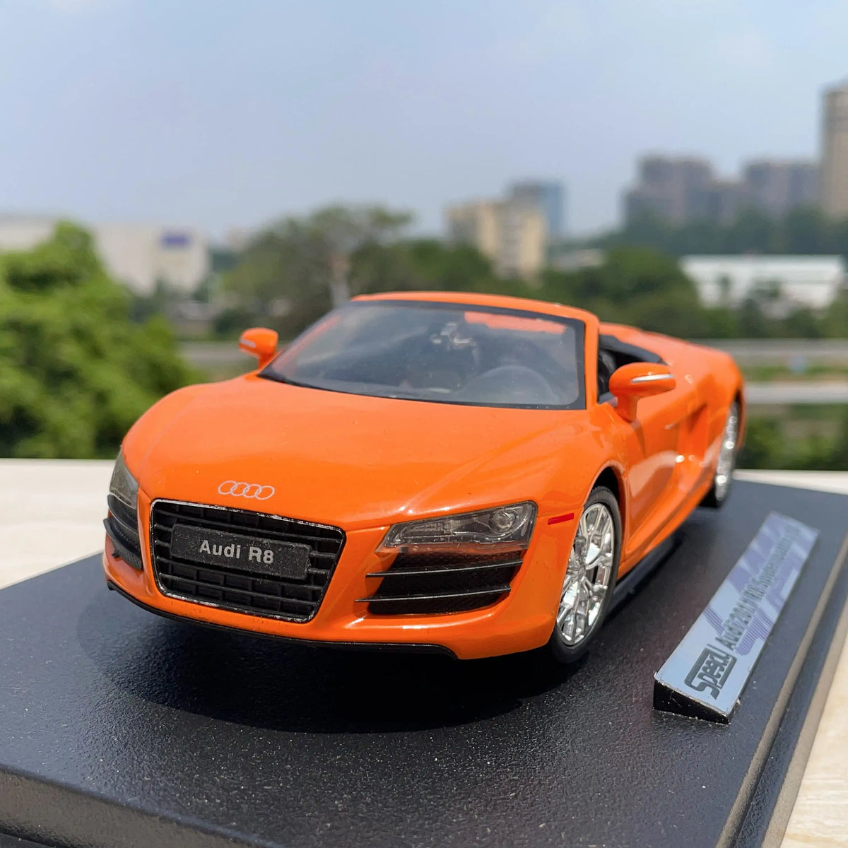 1:24 Audi 2011 R8