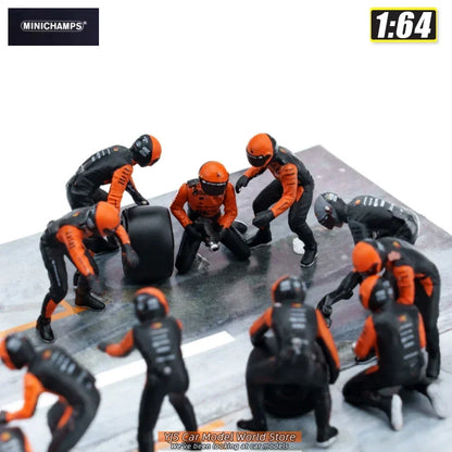 1:64 MCL39 2025 Abu Dhabi Maintenance Station Figure Set