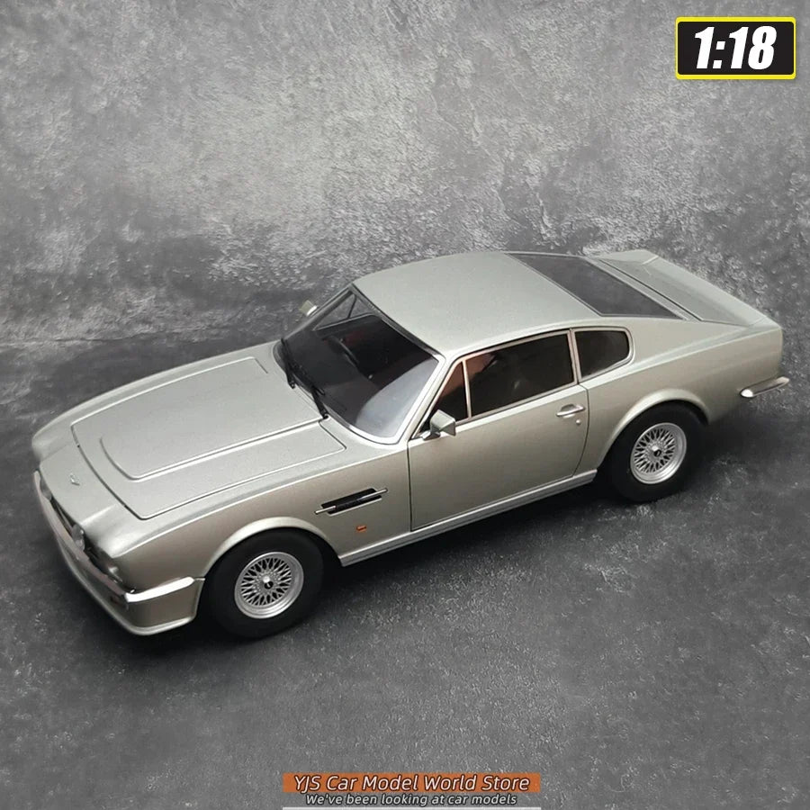 1:18 Aston Martin V8