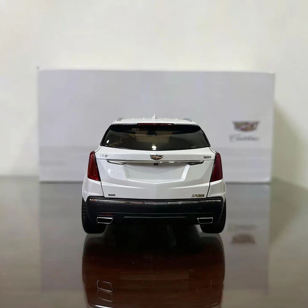 1:18 Cadillac Xt5