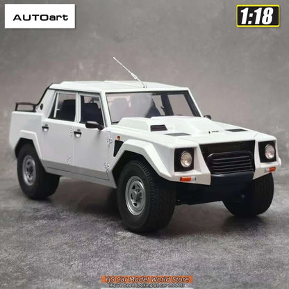 1:18 Lamborghini LM002  1986