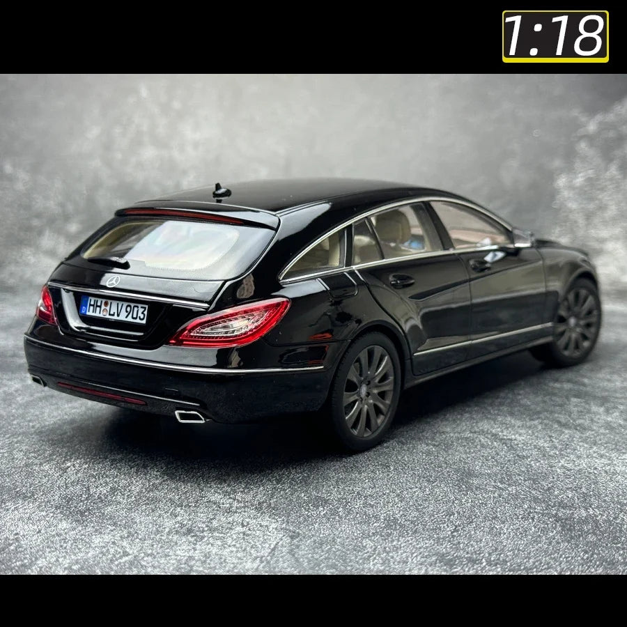 1:18 Mercedes-Benz CLS 2011