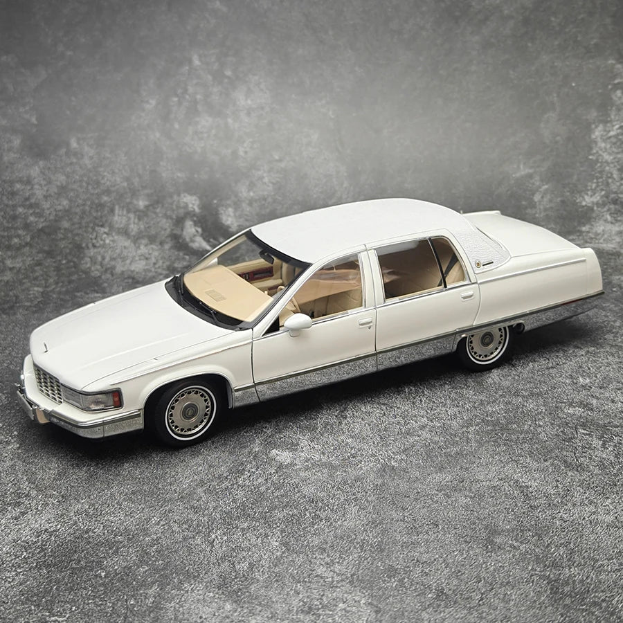 1:18 Cadillac Fleetwood