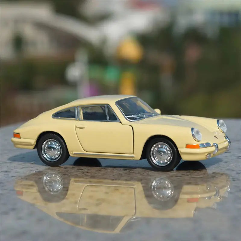 1:36 Porsche 911 901 Coupe 1964
