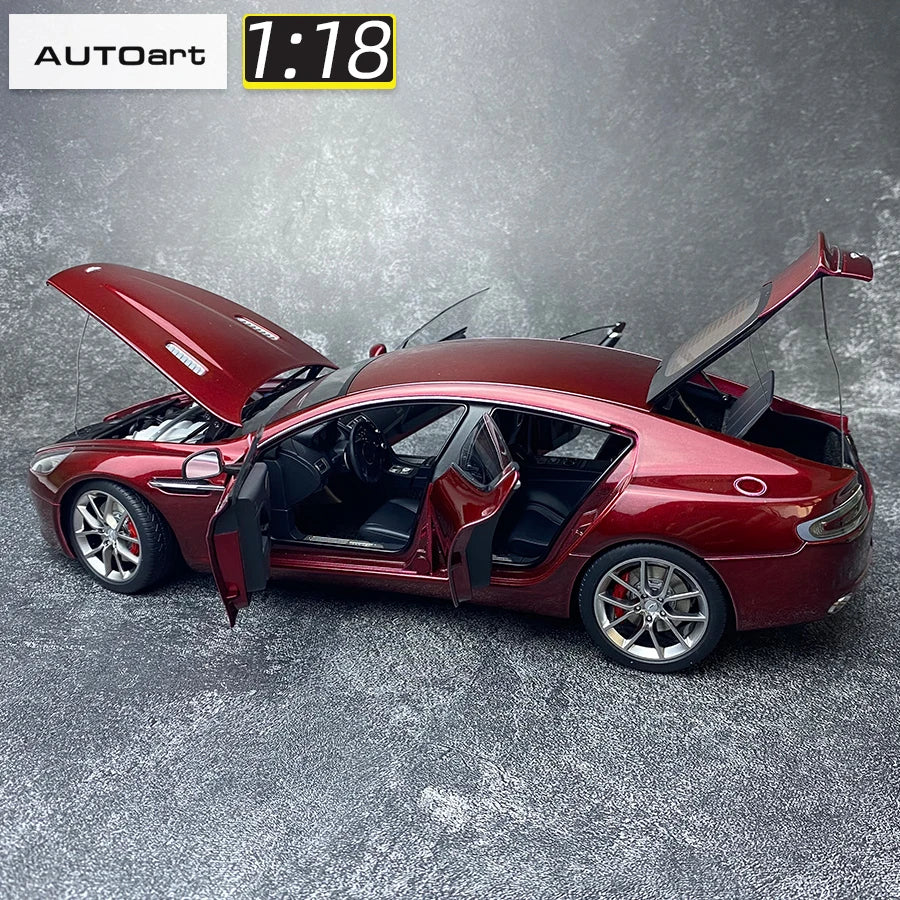 1:18 Aston Martin RAPIDE S 2015