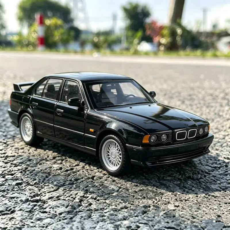 1:24 BMW M5 E34 1989