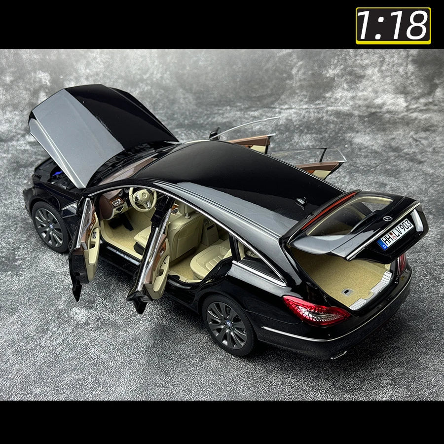 1:18 Mercedes-Benz CLS 2011