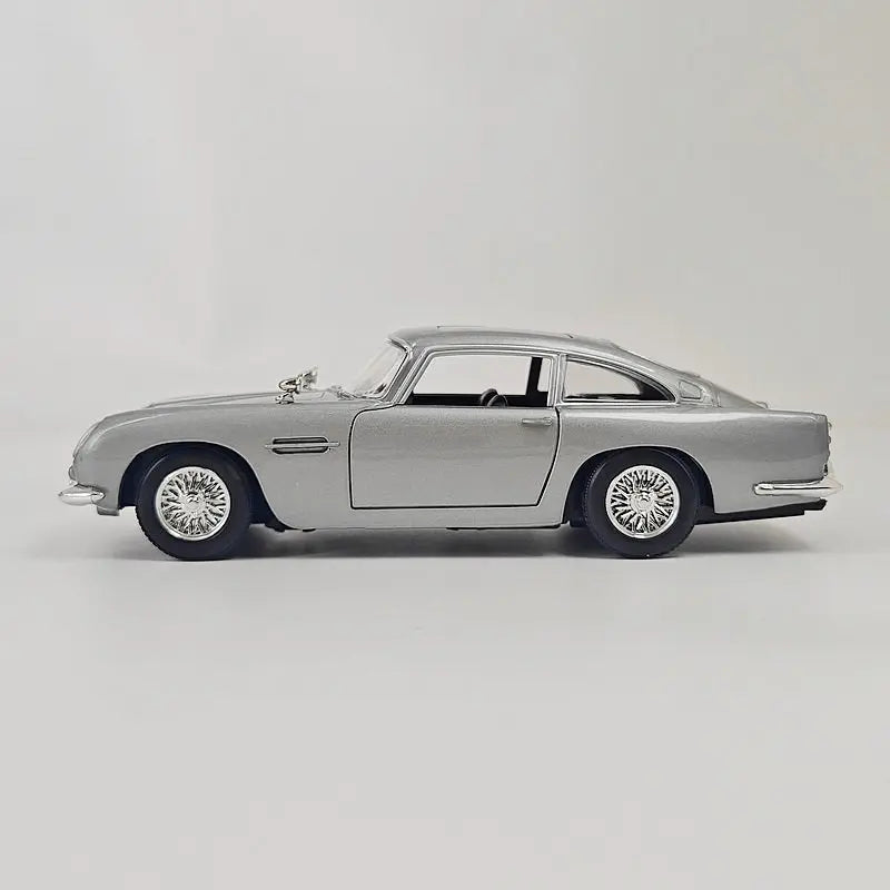 1:24 Aston Martin DB5