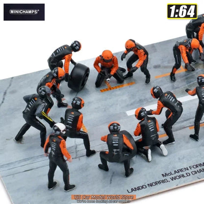 1:64 MCL39 2025 Abu Dhabi Maintenance Station Figure Set