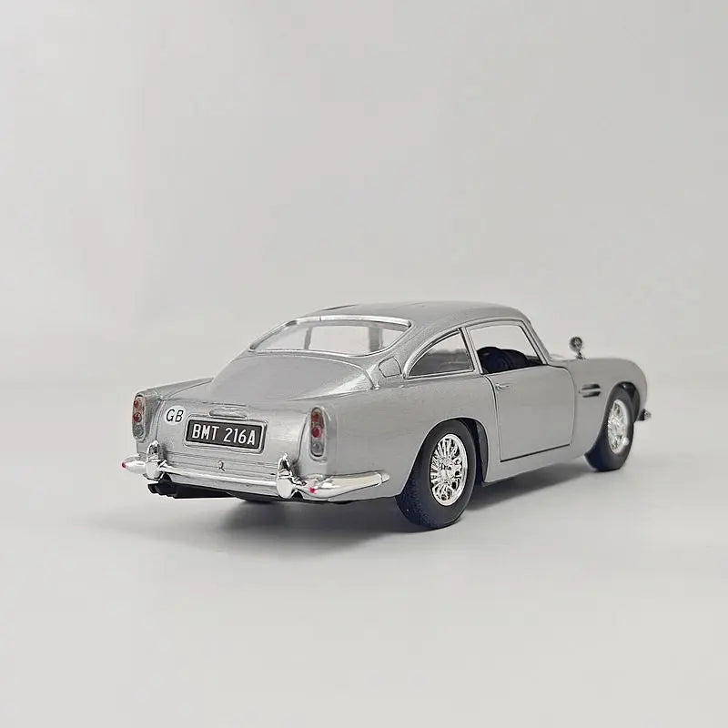 1:24 Aston Martin DB5