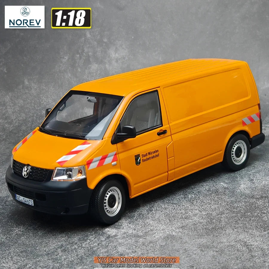 1:18 VW Transporter 2003 Deutsche Post - VW Multivan 2023 Business Van