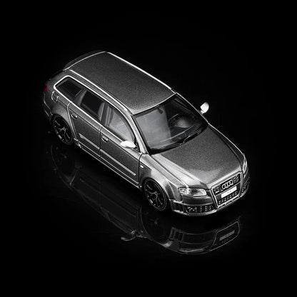 1:64  Audi RS4 (B7) 2005