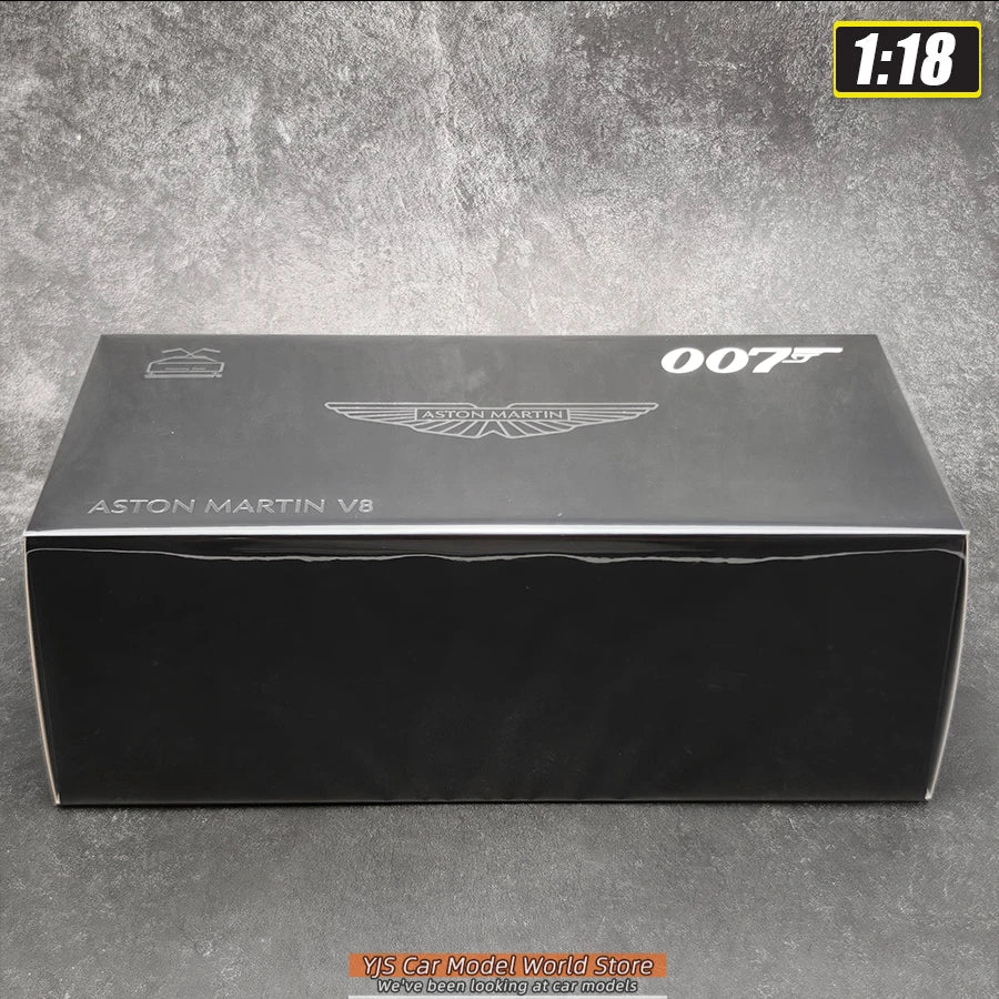 1:18 Aston Martin V8