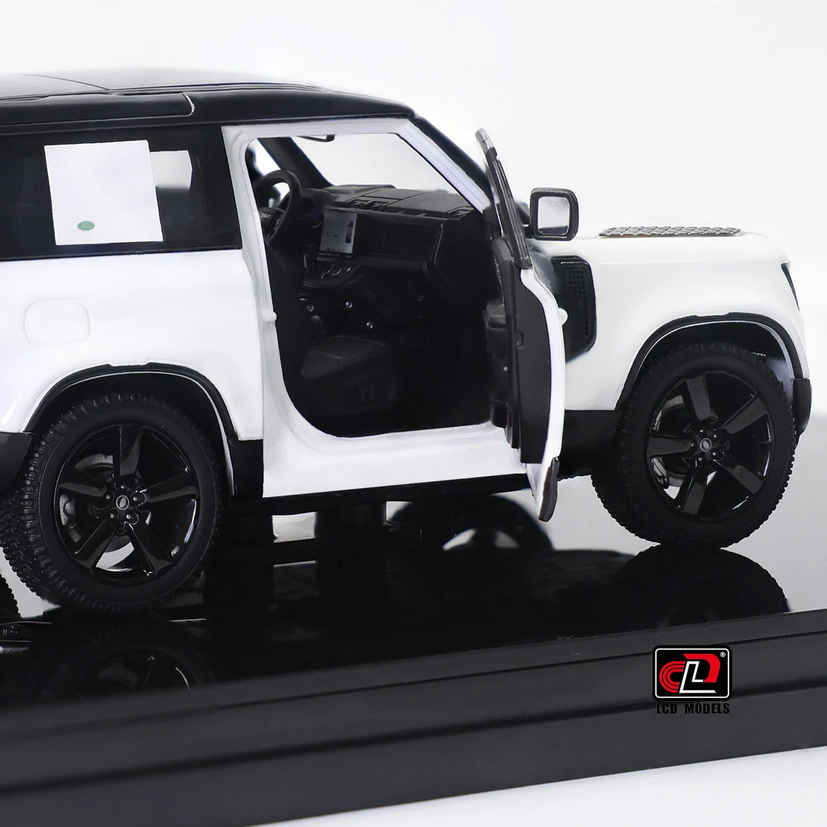 1:43 Land Rover Defender 90
