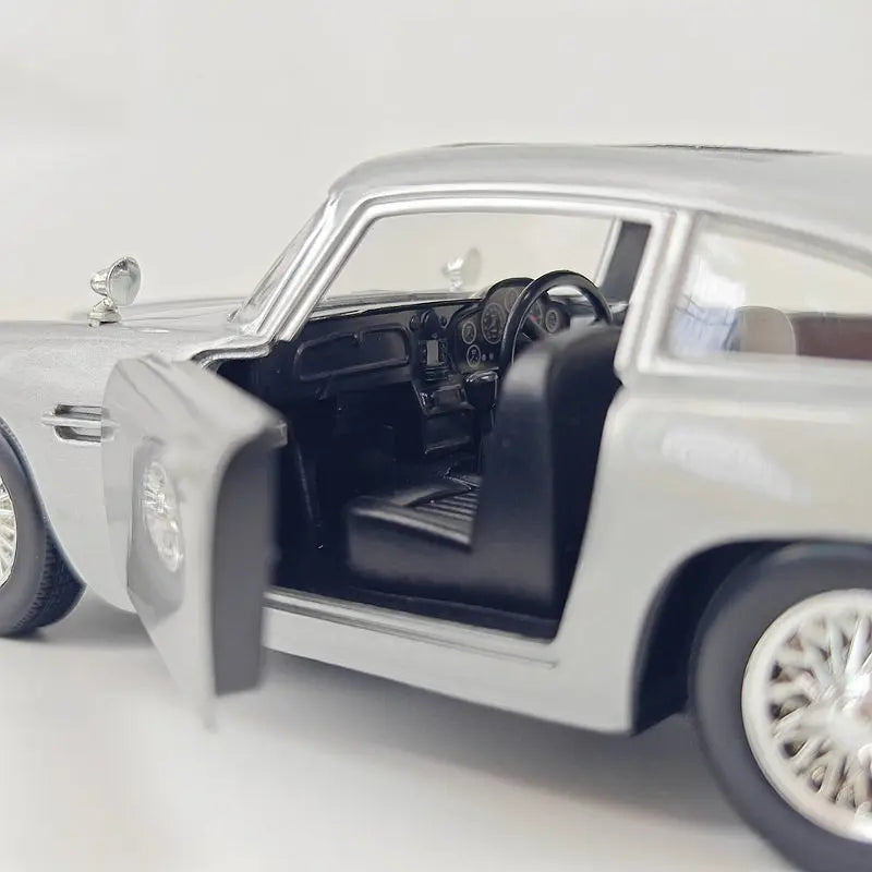 1:24 Aston Martin DB5