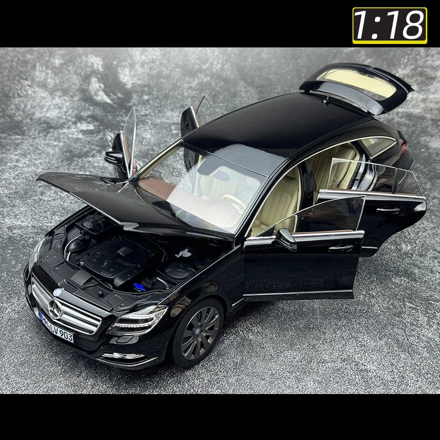 1:18 Mercedes-Benz CLS 2011