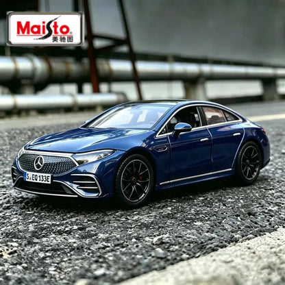 1:27 Mercedes-Benz EQS