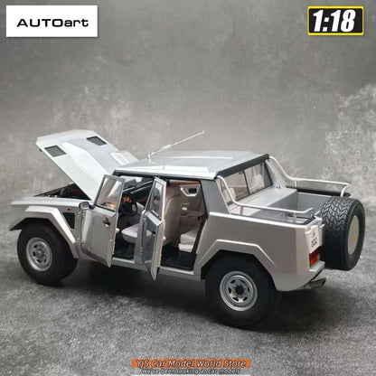 1:18 Lamborghini LM002  1986