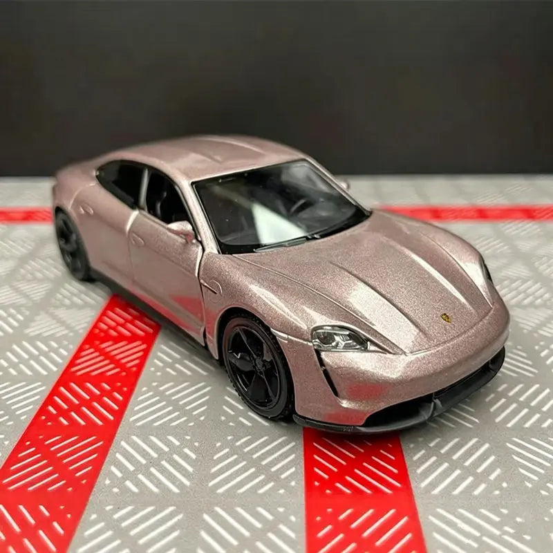 1:36 Porsche Taycan Turbo S Coupe