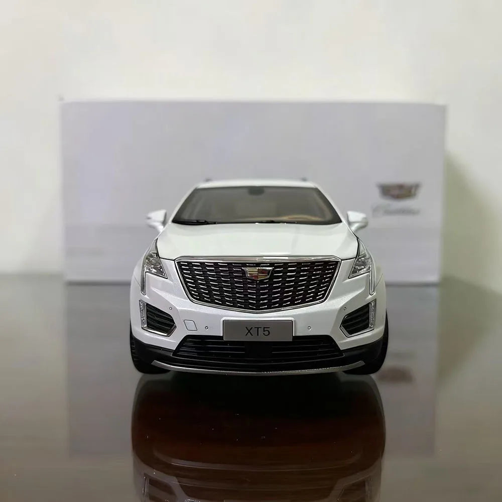 1:18 Cadillac Xt5