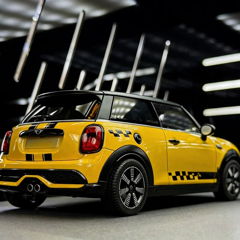 1:18 BMW Mini Cooper S Countryman F56