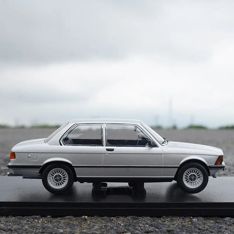 1:18 BMW 3 Series 323i E21 1978